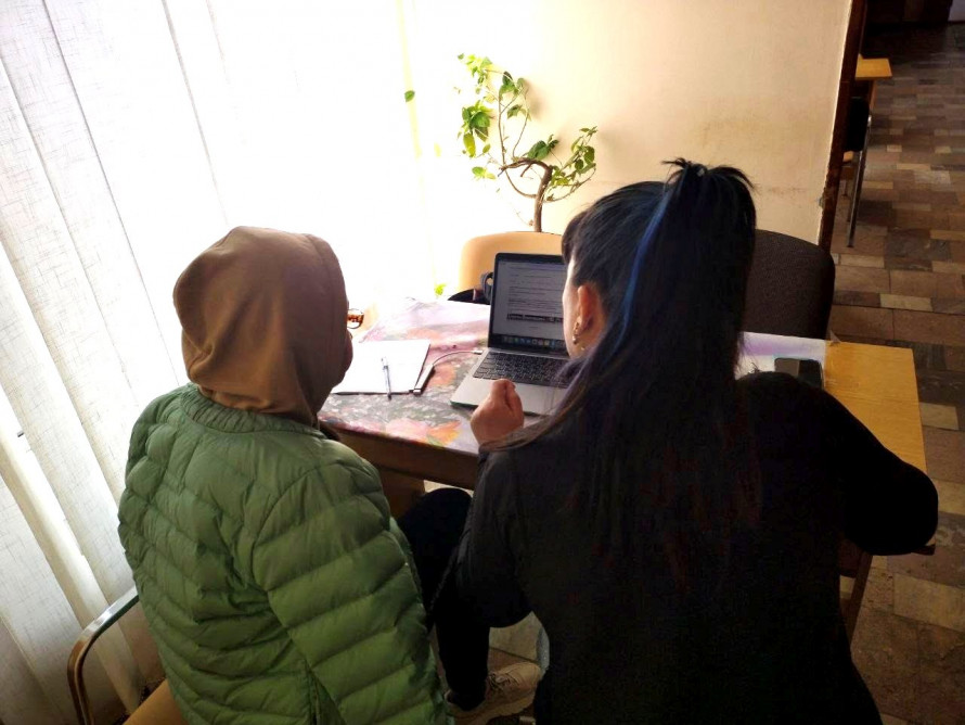Фото до матеріалу: Цифрова освіта без меж: пенсіонери Кам'янського вивчають штучний інтелект