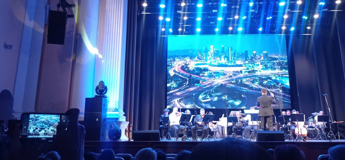 Фото до матеріалу: Запорізька дитяча музична школа презентувала «Оркестровий мегаполіс» на філармонії