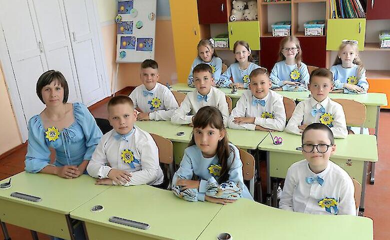 Фото до матеріалу: Зарплати вчителів зростуть на 60%: коли очікувати підвищення окладів