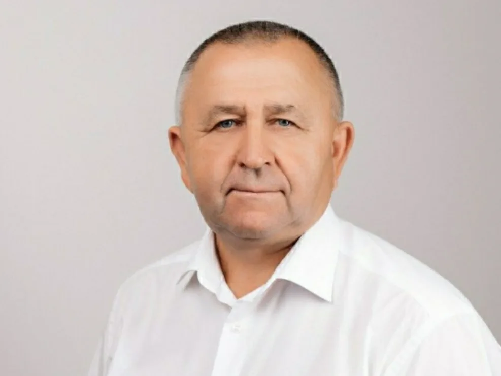 Фото до матеріалу: Мер Гусятина купив авто на 1,1 млн грн: деталі декларації родини Карпів