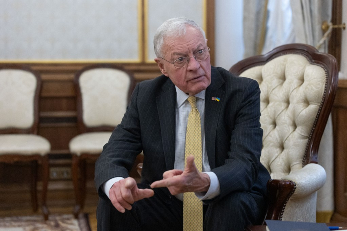 Фото до матеріалу: Келлогг закликає Москву до переговорів: Росія програє війну, а Європа має вести підтримку України