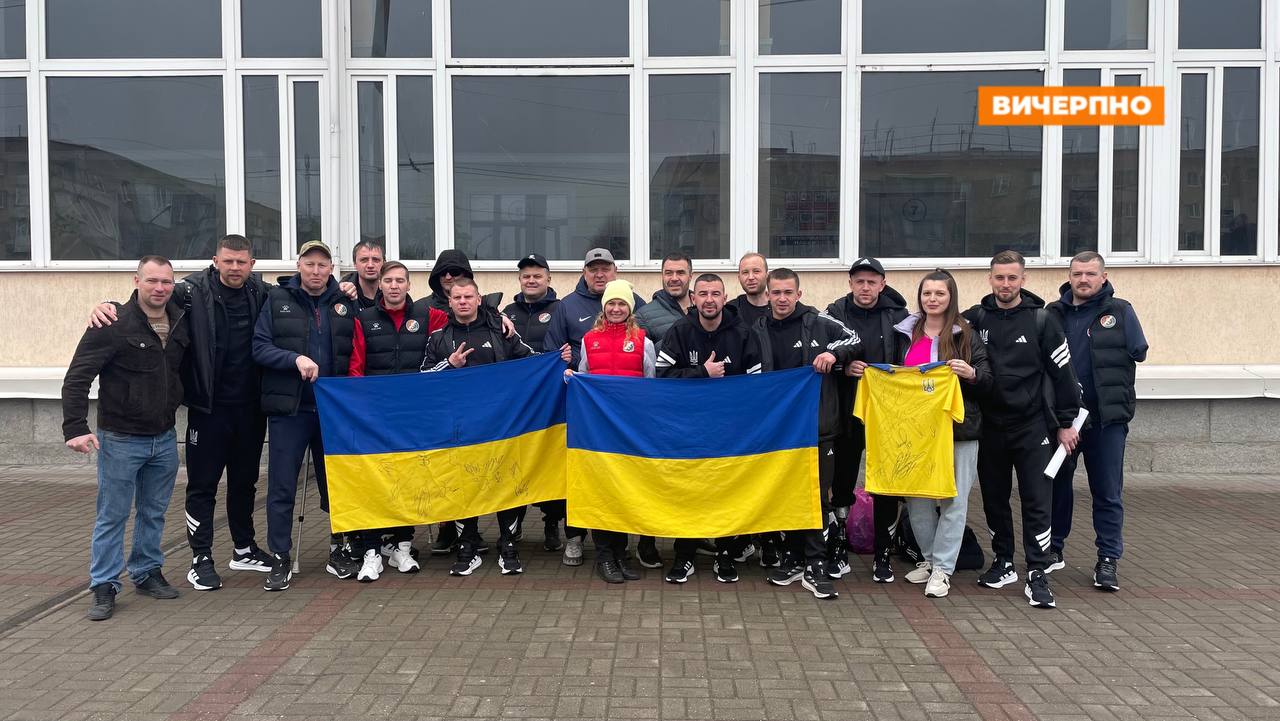 Фото до матеріалу: Ветерани МСК «Дніпро» повернулися з Бельгії: історична перемога черкащан