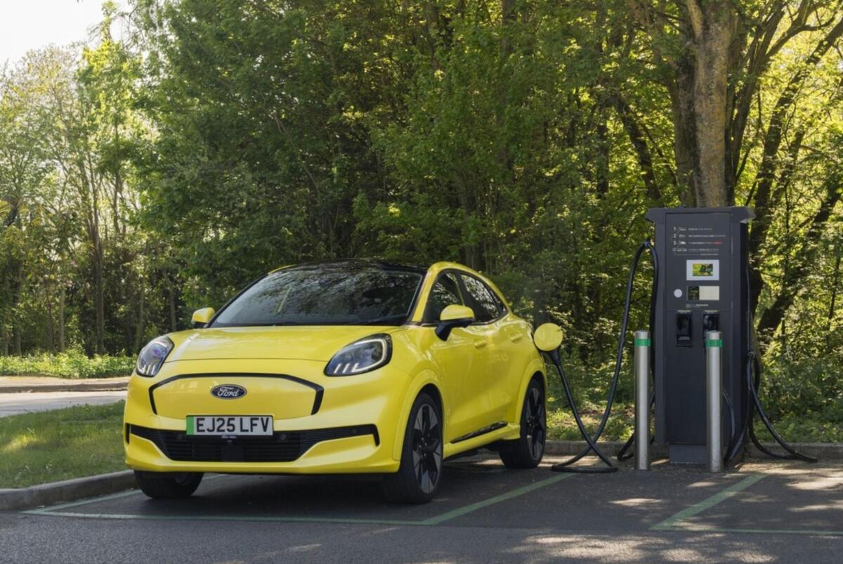 Фото до матеріалу: Ford може продати завод у Валенсії китайській Geely