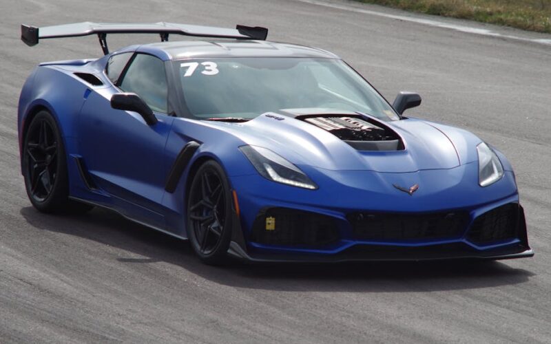 Фото до матеріалу: Гібридний Chevrolet Corvette ZR1X став пейс-каром Indianapolis 500