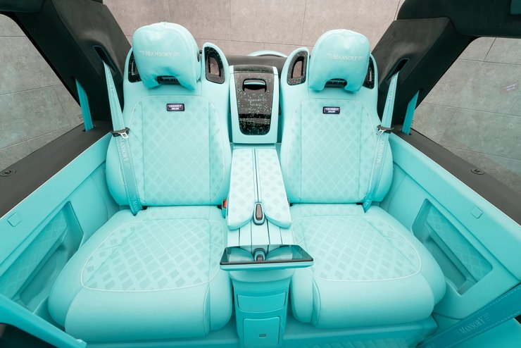 Фото до матеріалу: Монако презентував ексклюзивний кабріолет Mercedes G-Class з дверима як у Rolls-Royce