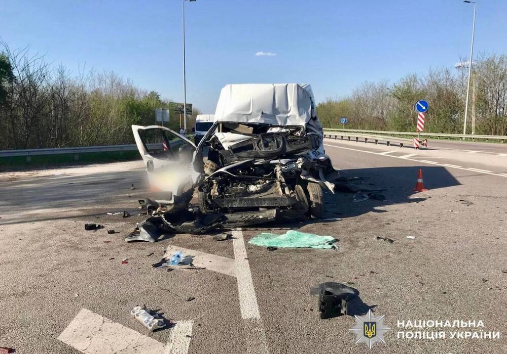 Фото до матеріалу: Троє постраждалих у ДТП на Білоцерківщині: водій вантажівки зробив розворот у забороненому місці