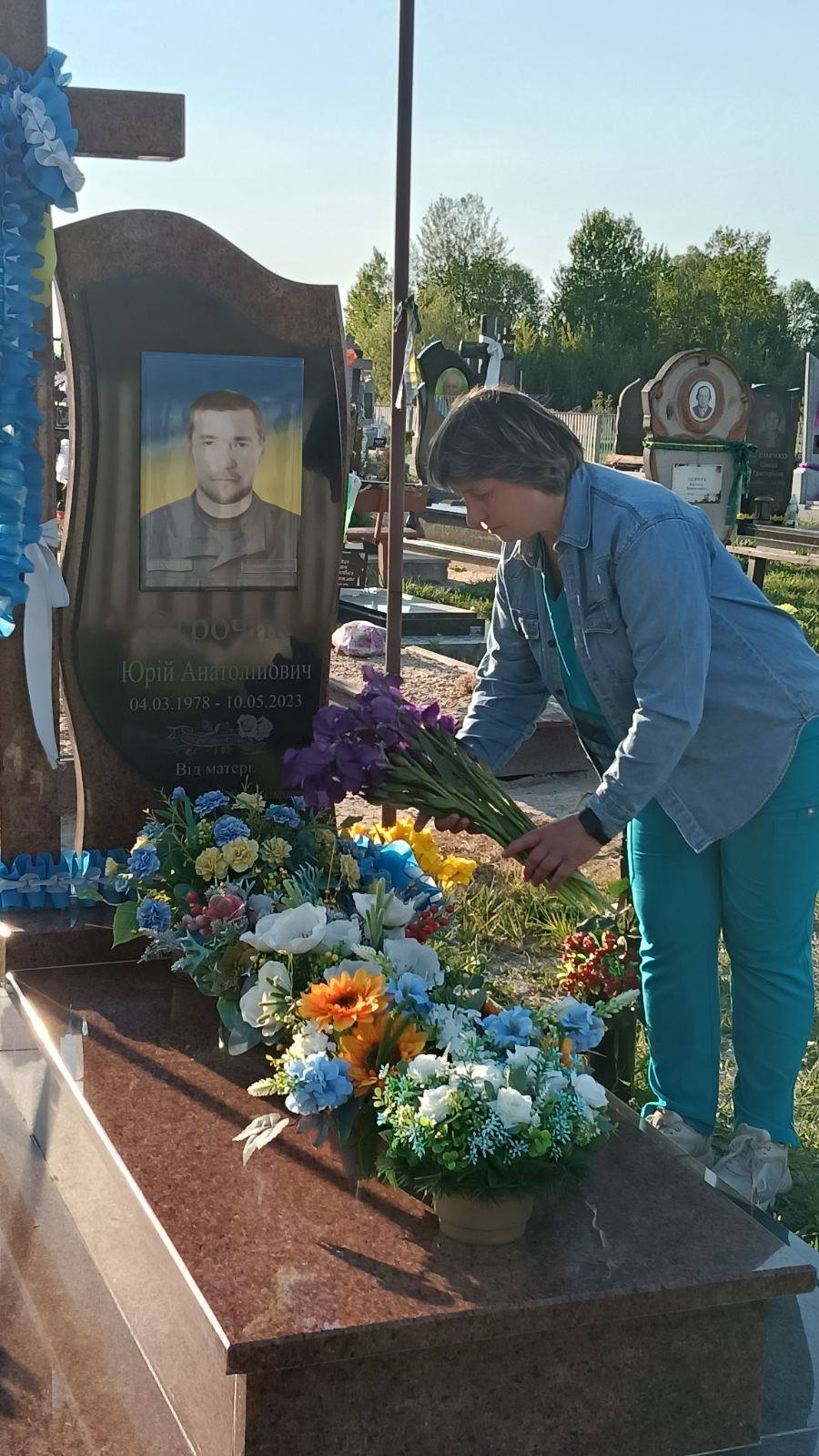 Фото до матеріалу: У селі Обенижі вшанували пам'ять захисника Юрія Строчика