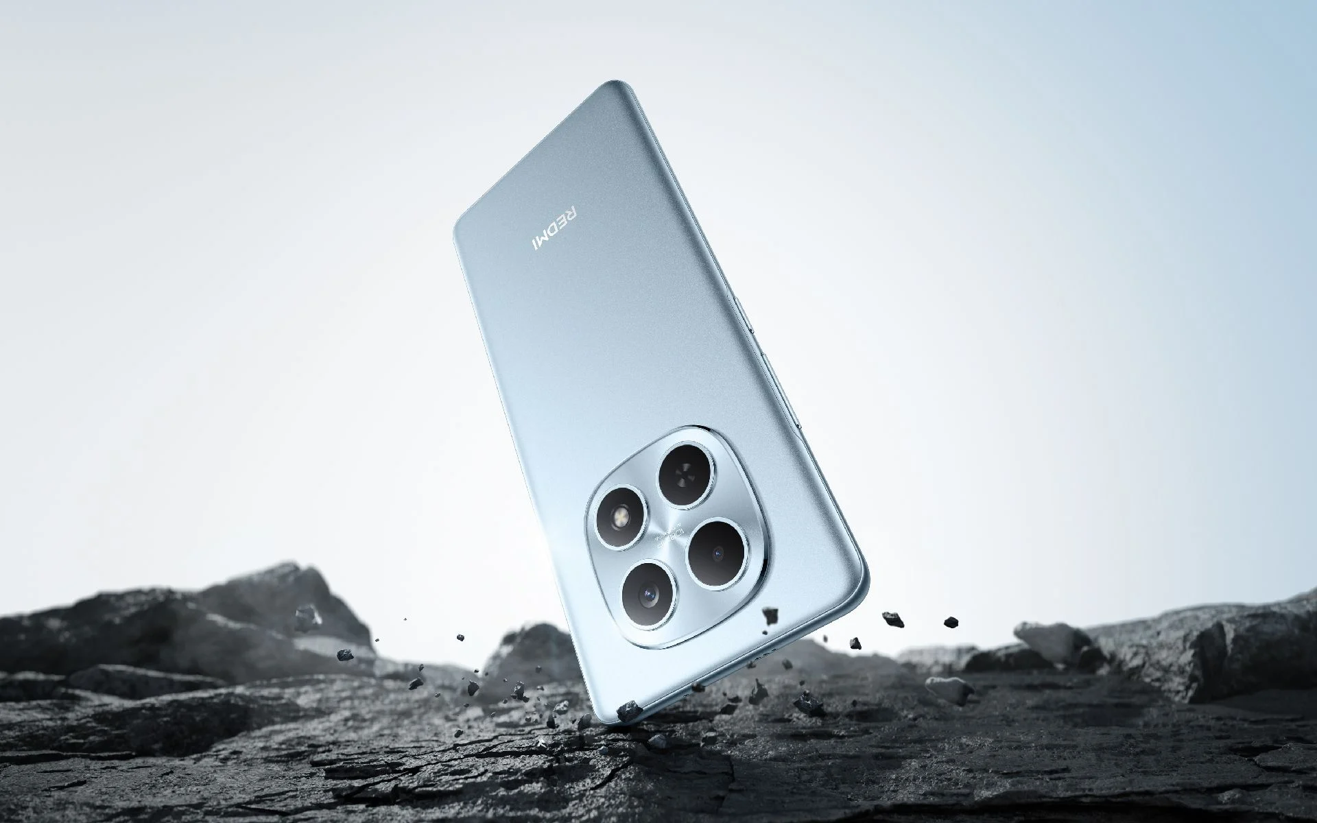 Фото до матеріалу: Серія REDMI Note 15: результати випробувань міцності і захисту від вологи