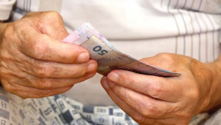 Фото до матеріалу: Пенсіонери України отримають надбавку за понаднормовий стаж у 2026 році: скільки додадуть до виплат