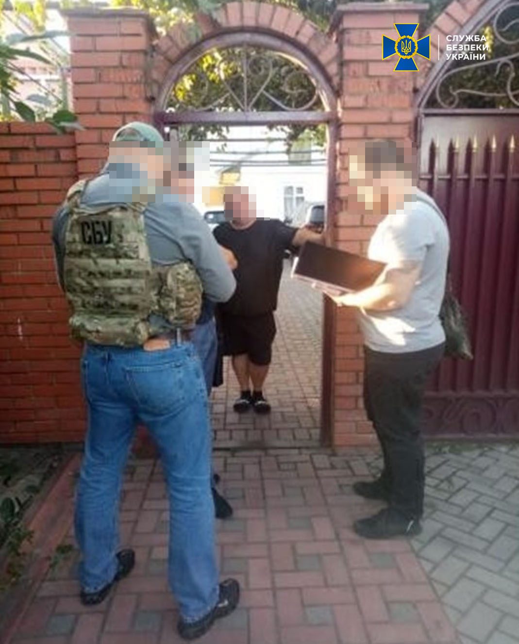 Фото до матеріалу: У Кам'янському викрили схему розкрадання коштів у релокованій лікарні