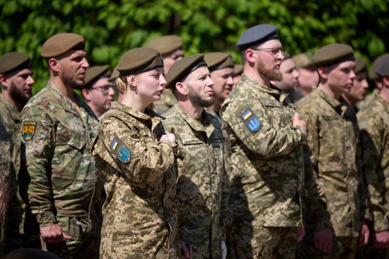Фото до матеріалу: Зеленський анонсував нові контракти для піхотинців: більше грошей та обладнання