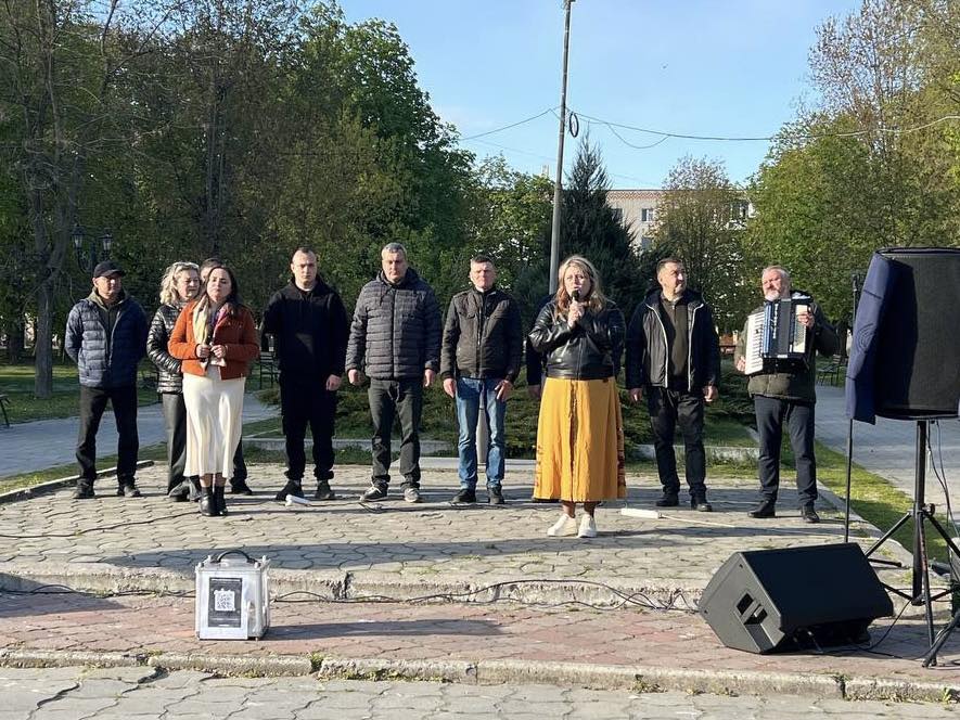 Фото до матеріалу: Благодійний концерт у Шептицькому: на підтримку захисників зібрали 15 тисяч гривень