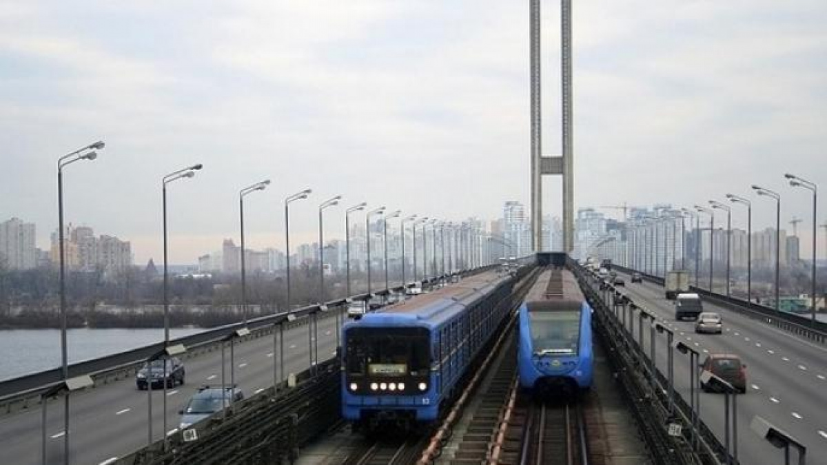 Фото до матеріалу: Міст Метро у Києві готують до реставрації: терміни та етапи робіт