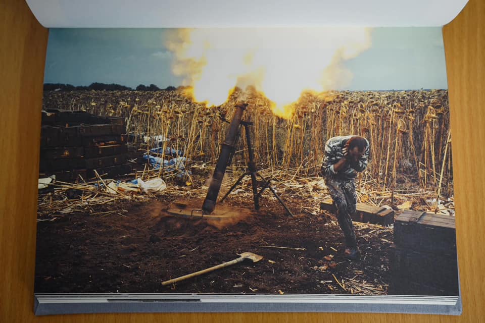 Фото до матеріалу: У Києві презентували фотокнигу про Іловайську операцію