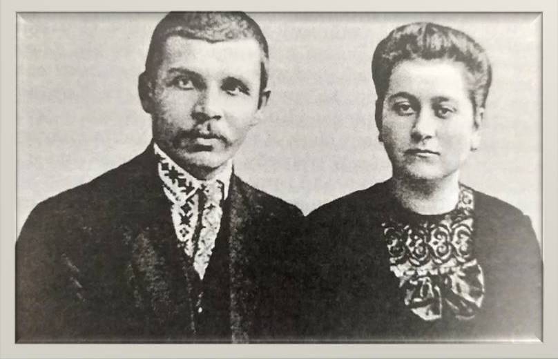 Фото до матеріалу: У Кам'янському відкрилася виставка «Зачарований Словом» до 145-річчя Олекси Коваленка