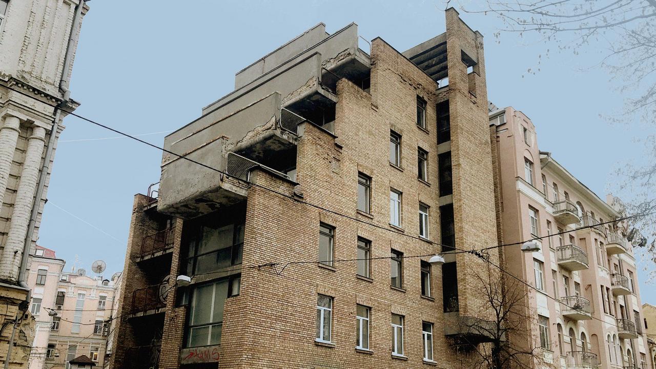 Фото до матеріалу: Легендарна будівля на Рейтарській, 15 отримала нове життя: креативний кластер з видом на Софію