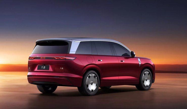 Фото до матеріалу: BYD Great Tang зібрав 100 тисяч замовлень за два тижні