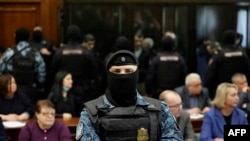 Фото до матеріалу: У Росії двох фізиків засудили до 12,5 років за державну зраду