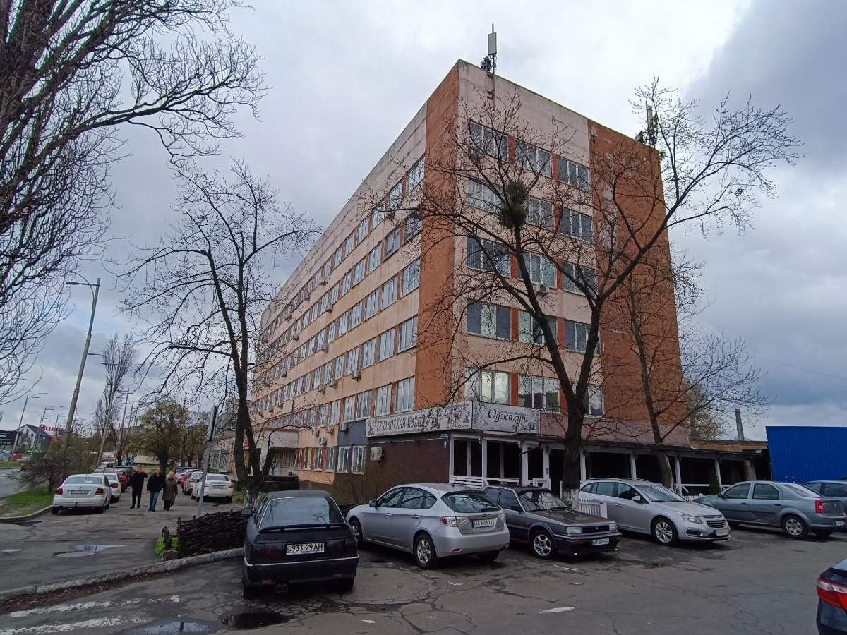 Фото до матеріалу: Укрнафтопродукт у Києві йде на приватизацію за 37,8 млн грн: умови та дедлайни