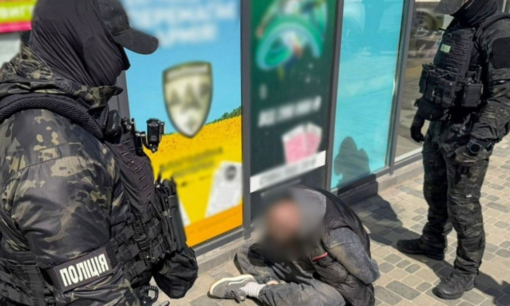Фото до матеріалу: Адвокат очолив злочинну групу в Києві: судитимуть за продаж підроблених документів для втечі за кордон