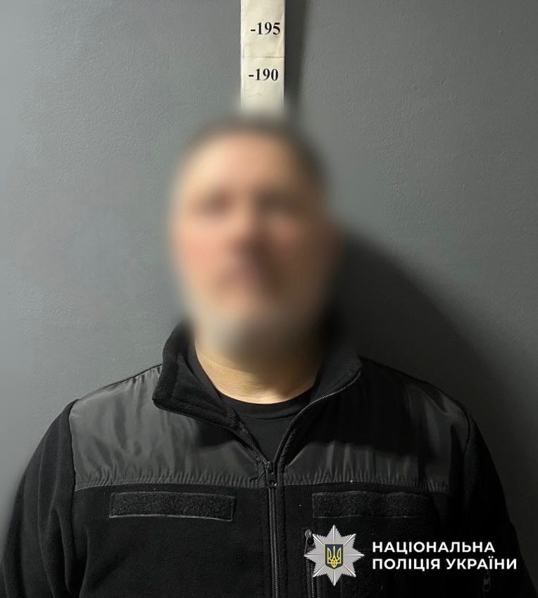 Фото до матеріалу: У Києві затримали чоловіка, який пошкодив авто військовослужбовця та забрав телефон