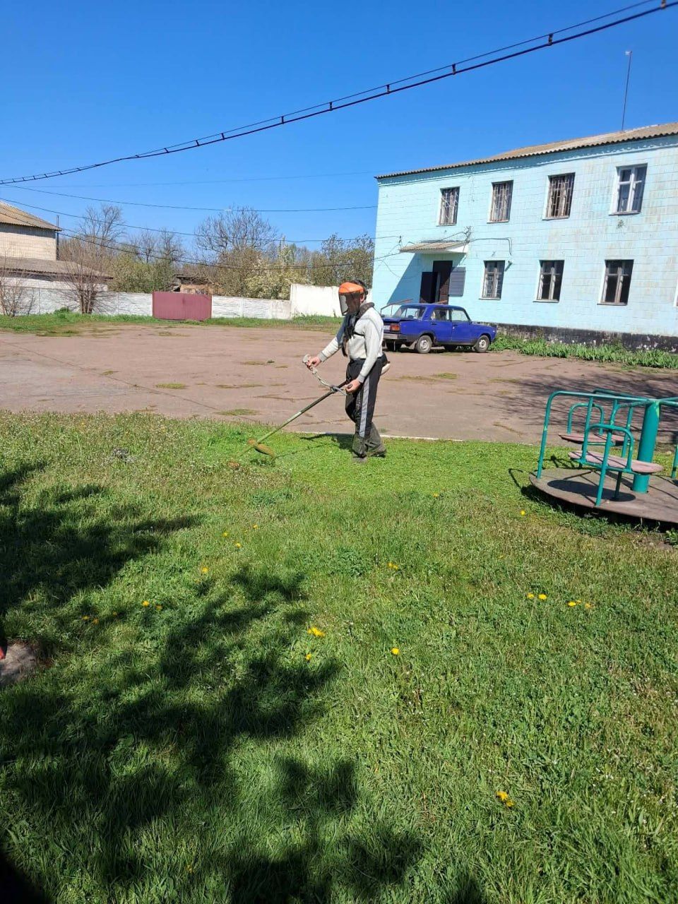 Фото до матеріалу: Жителі Потічанського старостату об'єдналися для прибирання території