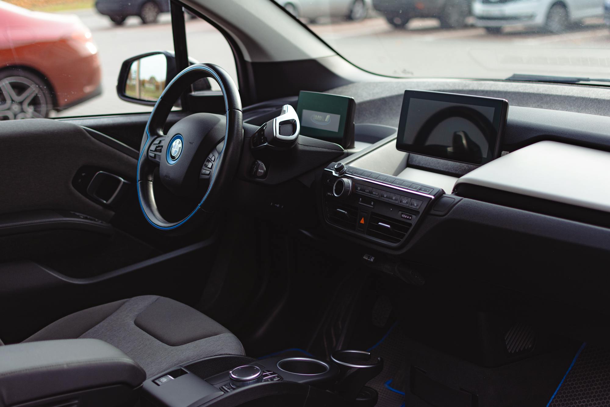 Фото до матеріалу: Google додасть Gemini в автомобілі: навігація, повідомлення й керування голосом
