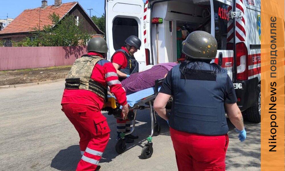 Фото до матеріалу: У Нікополі обстріл: троє поранених, пожежі та руйнування інфраструктури