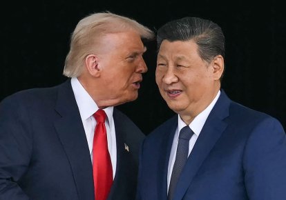 Фото до матеріалу: Трамп прибув до Китаю для дводенних переговорів з Сі Цзіньпіном
