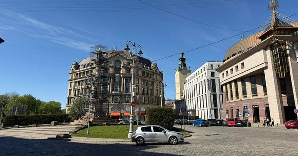 Фото до матеріалу: Андрій Садовий вето на підземний паркінг на площі Міцкевича
