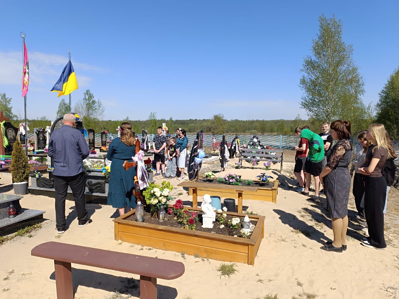 Фото до матеріалу: Треті роковини загибелі Олександра Жипи: вшанування пам'яті захисника з села Мельники