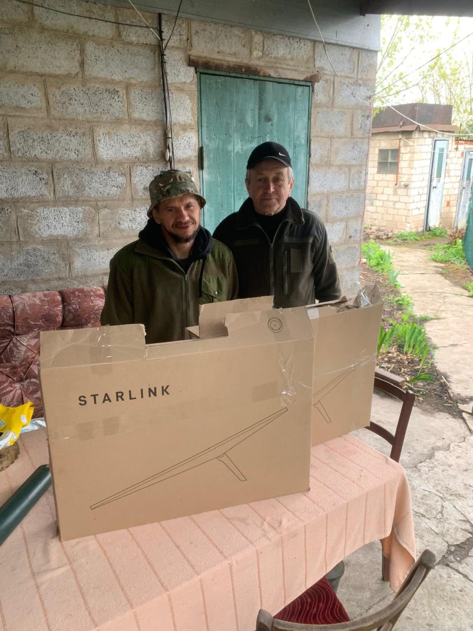 Фото до матеріалу: Заболоттівська громада передала два комплекти Starlink для ЗСУ