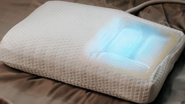 Фото до матеріалу: Японська розумна подушка Mirakuru Pillow: як вона рятує шийні м'язи під час сну