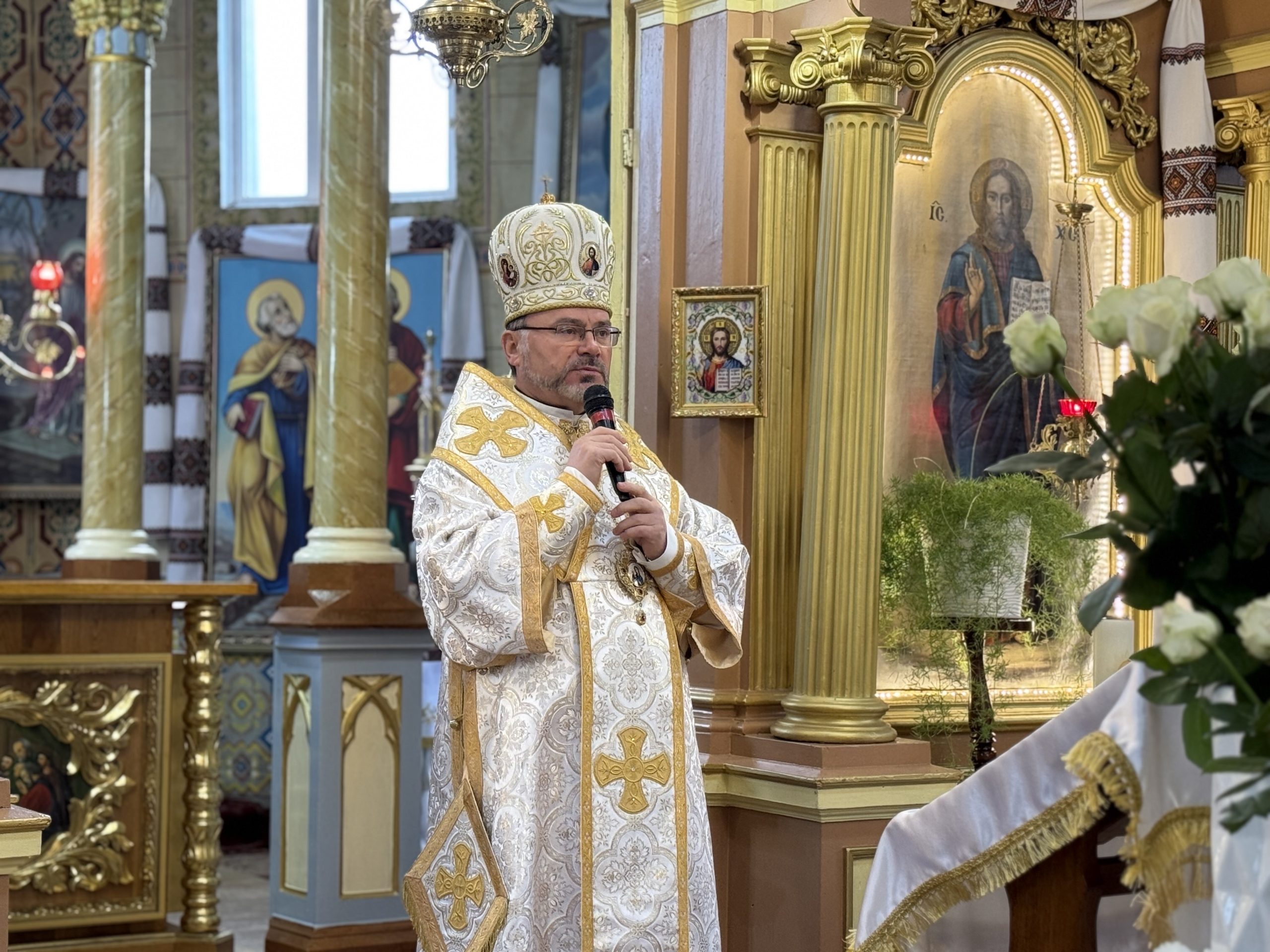 Фото до матеріалу: 150 років віри: у Добрівлянах урочисто відзначили ювілей храму Покрови Пресвятої Богородиці