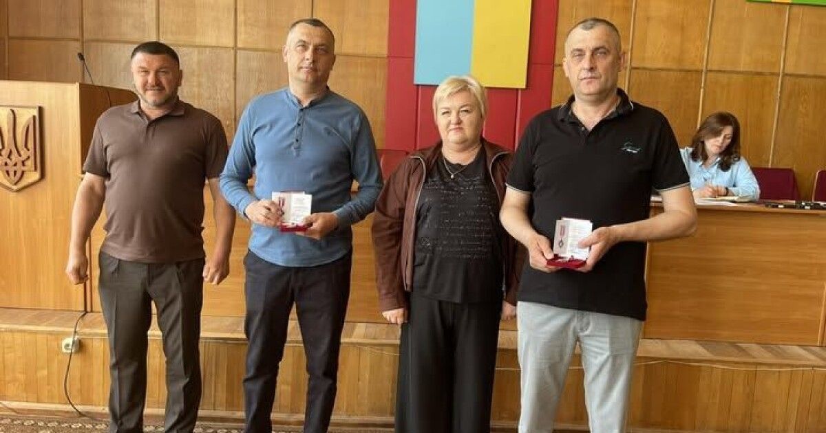 Фото до матеріалу: Брати Мартинюки з Видрич отримали «Срібний хрест» за допомогу армії