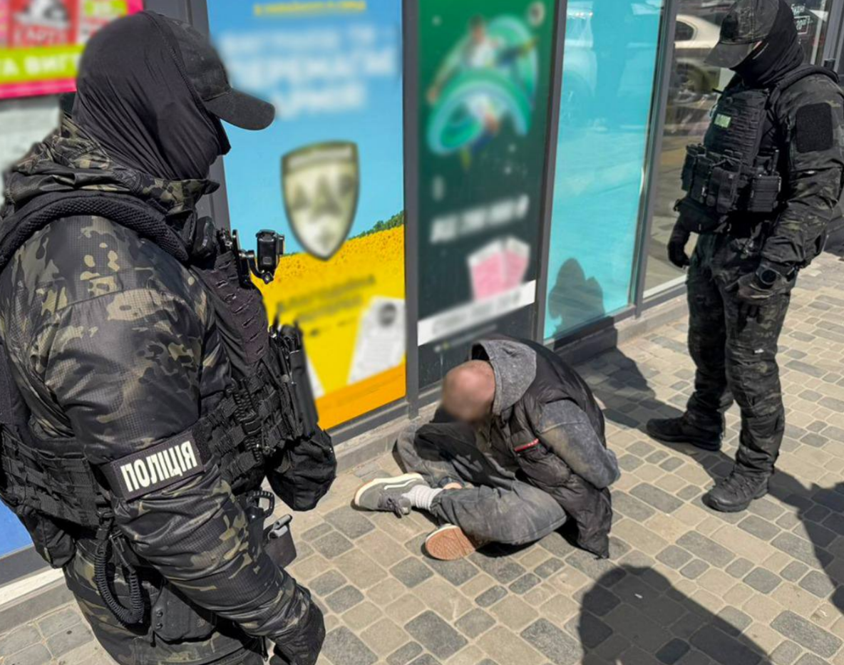 Фото до матеріалу: У Києві викрили схему «духовного» ухилення від мобілізації: організатора затримали на 25 тисяч доларів