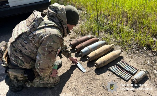 Фото до матеріалу: У Баштанському районі поліцейські знищили мінометні міни та авіаракету у підвалі
