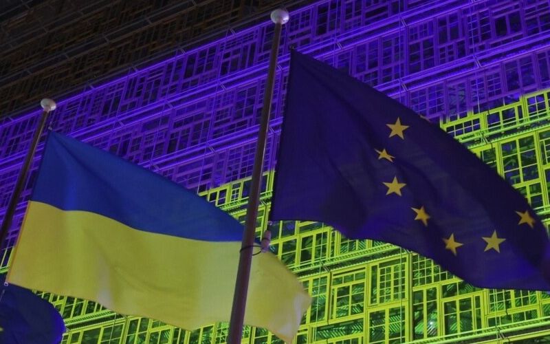 Фото до матеріалу: Європарламент прискорив створення Міжнародної комісії з компенсацій для України