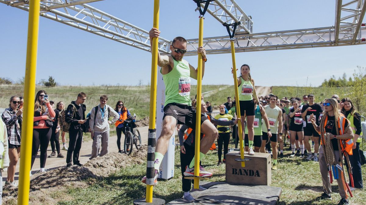 Фото до матеріалу: Кросфест у Голосіївському лісі: 1700 учасників зібрали 230 тисяч гривень для бригади «Азов»