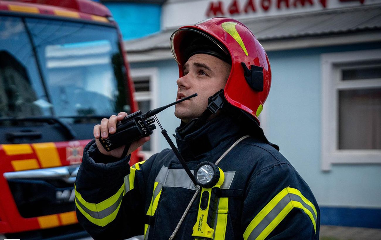Фото до матеріалу: Нічна атака РФ на Харків, Ізмаїл та Кривий Ріг: пошкоджені будинки, авто та порт