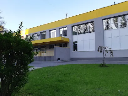Фото до матеріалу: На Борщагівці замінять вікна в школі №131: тендер на 4,2 млн гривень