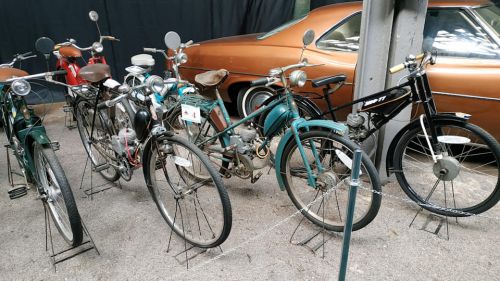Фото до матеріалу: Що варто побачити у львівському музеї Retro Garage: огляд експозиції