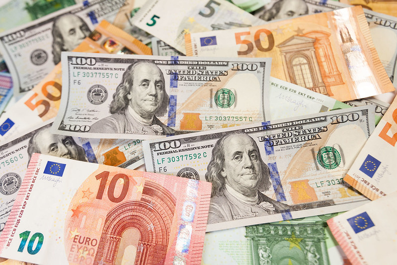 Фото до матеріалу: Інфляція прискорилася до 8,6%, резерви впали, а попит на валюту впав на 60%