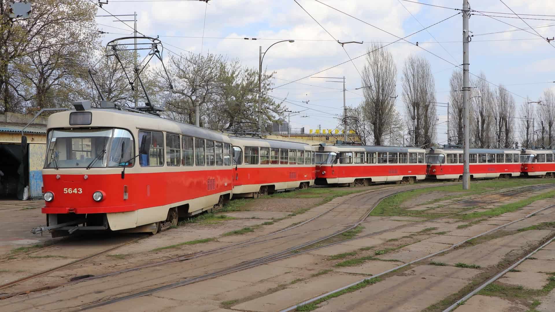 Фото до матеріалу: Трамваї №11, 12, 16 та 19 змінять маршрути 11–15 травня через ремонт на Кирилівській
