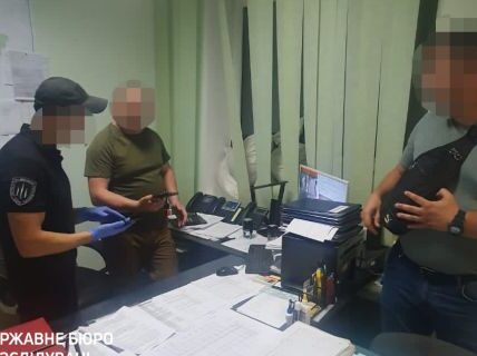 Фото до матеріалу: Чоловік підпалив авто колишній дружині в Дрогобичі: затримали зловмисника