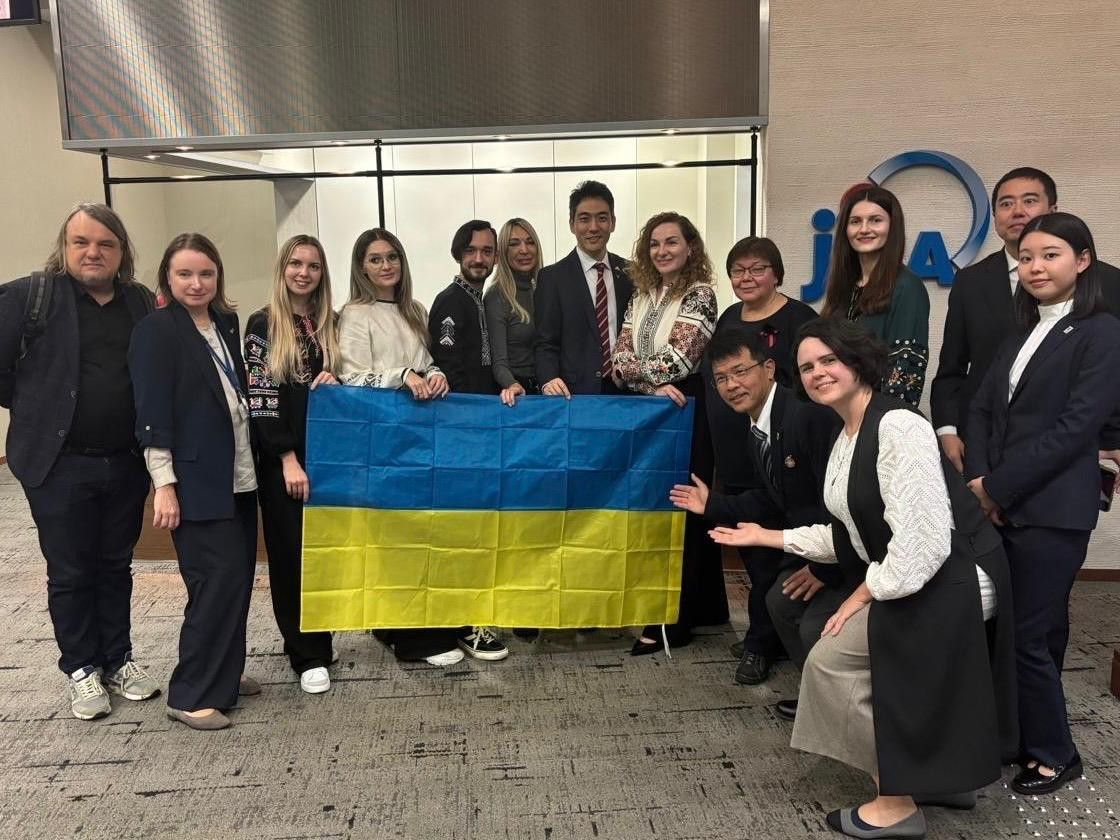 Фото до матеріалу: Японський подарунок для Івано-Франківська: університет отримав апарат для лікування ПТСР та депресії