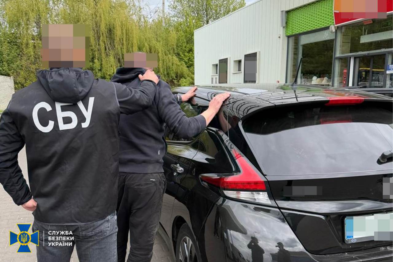 Фото до матеріалу: У Луцьку затримали підприємця, який організовував незаконний виїзд ухилянтів до ЄС