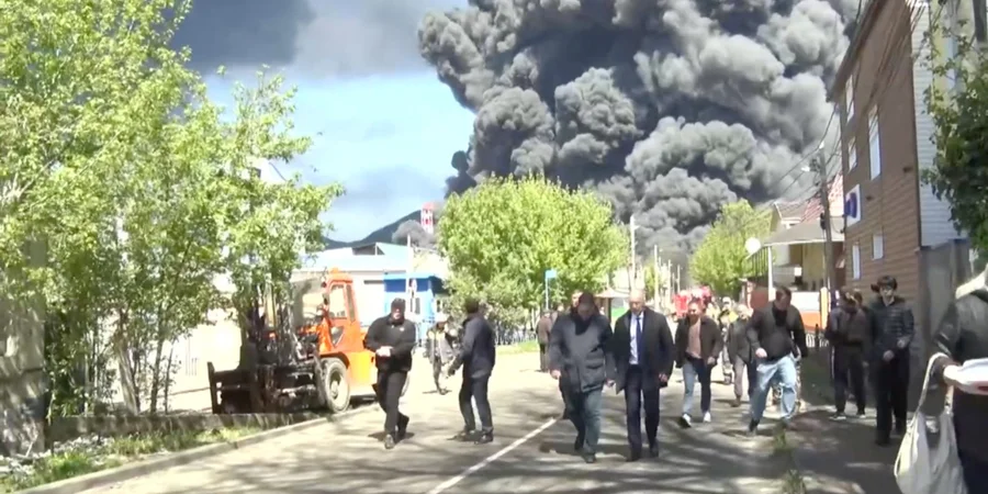 Фото до матеріалу: Удари по російському НПЗ у Туапсе: Путін та Пєсков вперше публічно відреагували на атаки