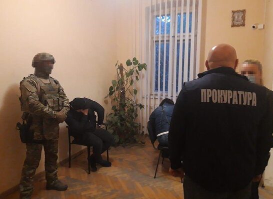 Фото до матеріалу: У Львові викрили схему постачання наркотиків до в'язниці №19 через хліб та цибулю