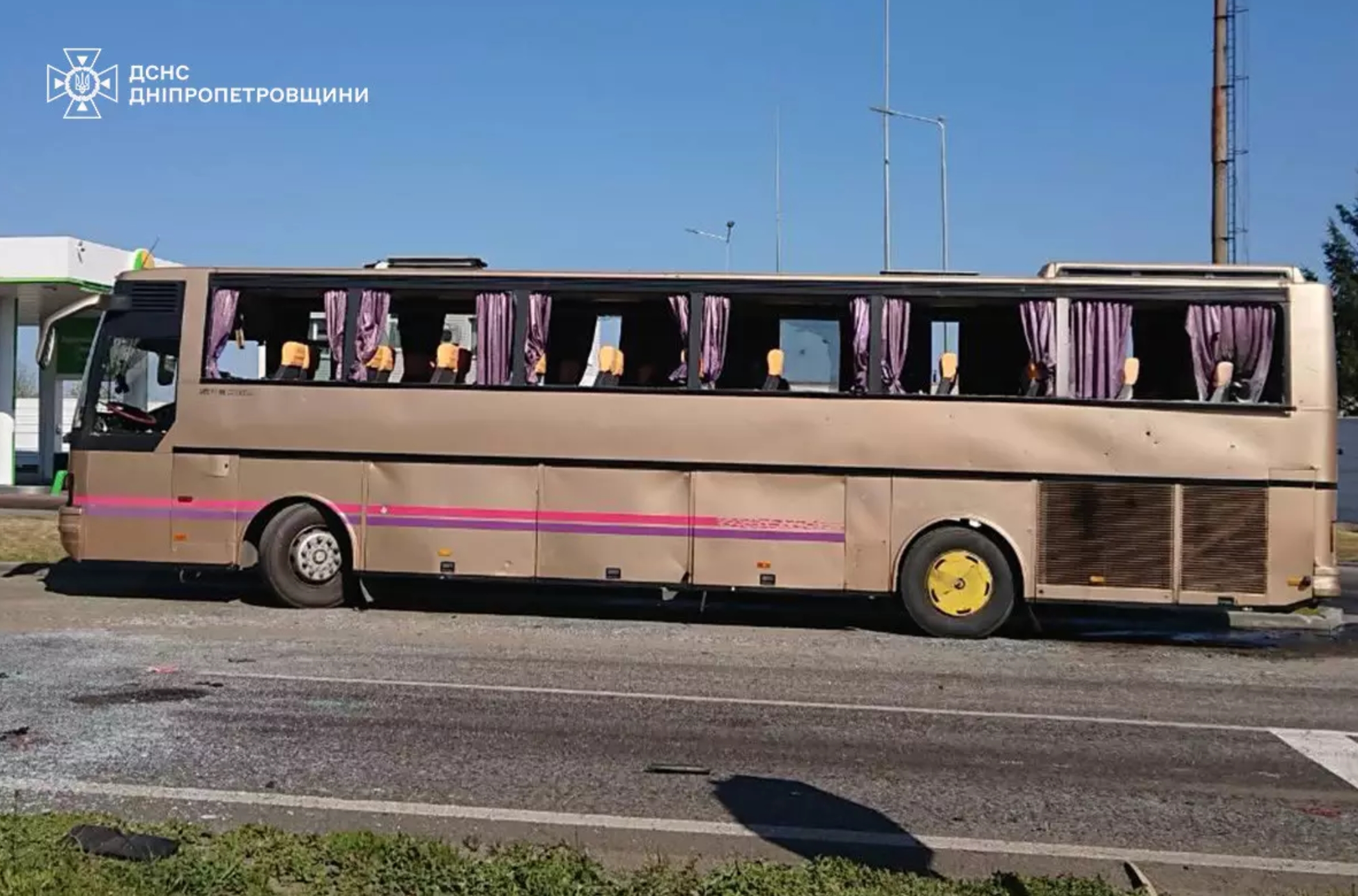 Фото до матеріалу: 40 дітей з автобуса, атакованого росіянами, прибули на відпочинок до Івано-Франківщини